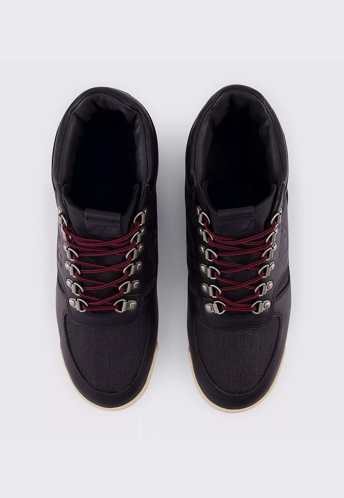 New Balance Rainier URAINAL - Black | Garmentory