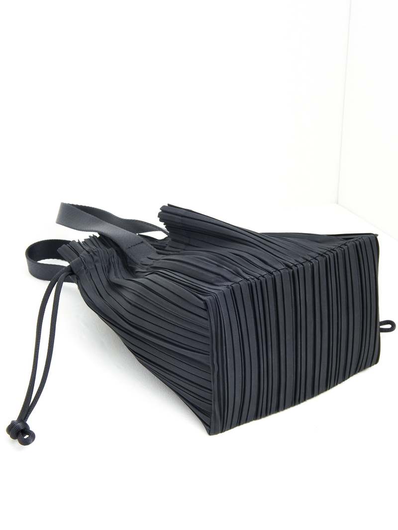 本物の Miyake Issey By Please Pleats Pleats Black - Bag Tote バッグ