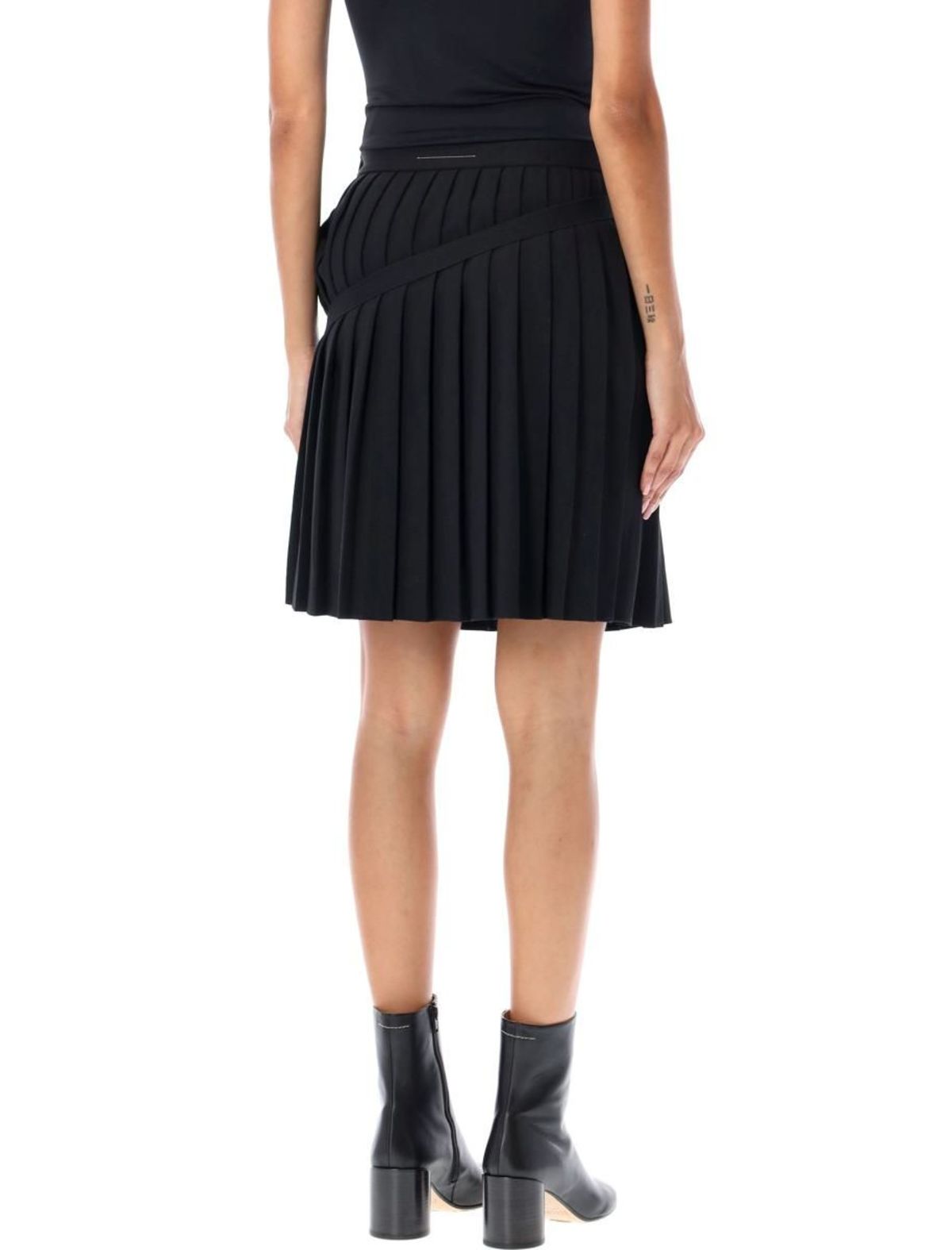ワンピース MM6 MAISON MARGIELA Women Mid Skirts 116873 S62DG0048 M20108 MM6 Maison Margiela Pinstriped Midi Skirt | White | FARFETCH
