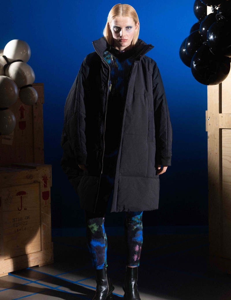 【Henrik Vibskov】Duvet コート Henrik Vibskov Duvet Coat, Black (old) – Glasswing