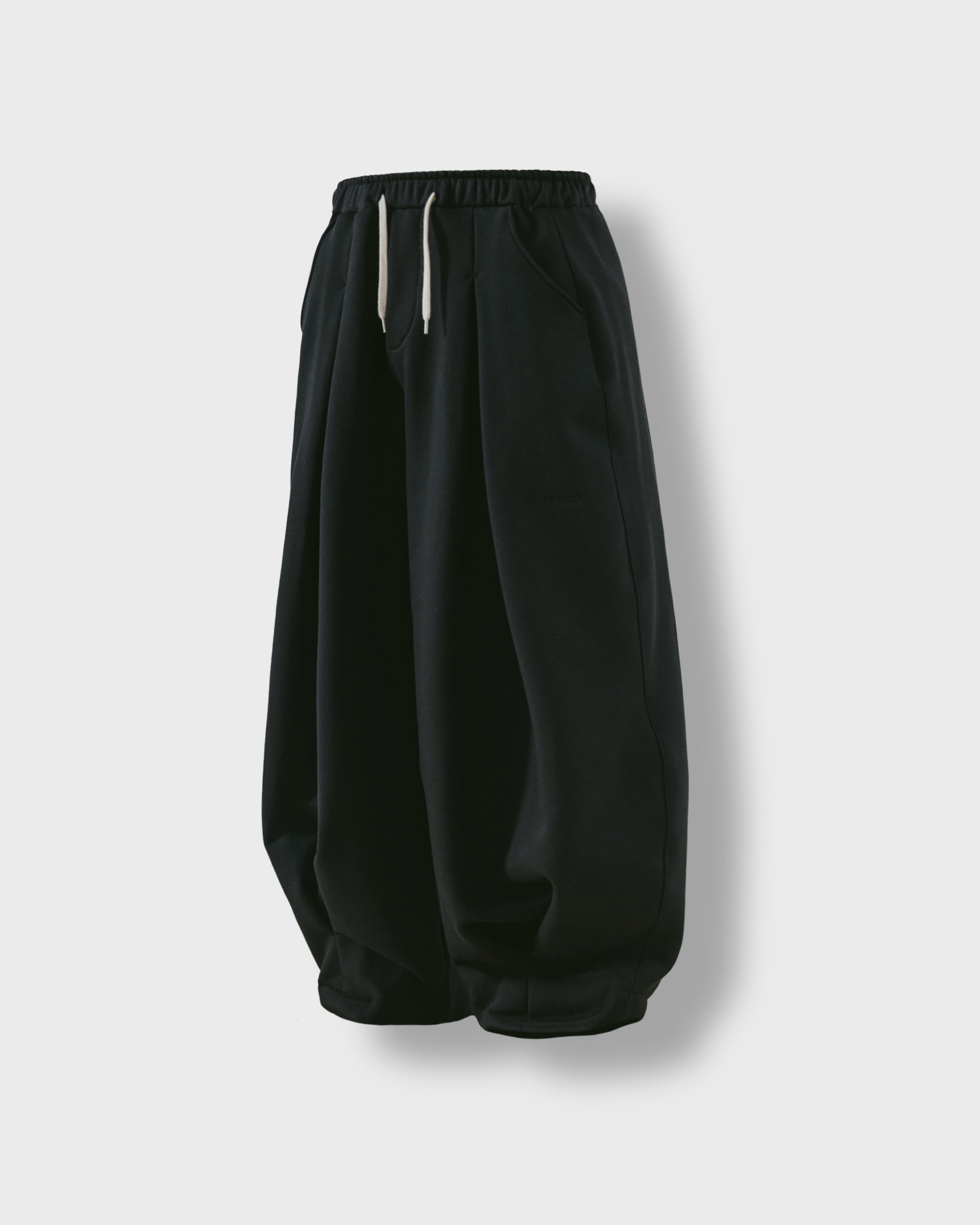 Anglan Valley Tuck Sweat Balloon Pants - Black | Garmentory