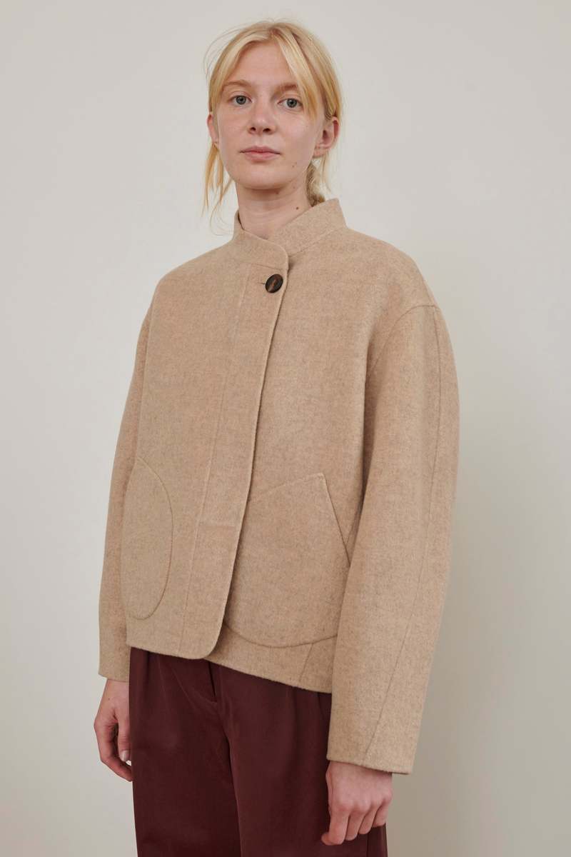 Besson ベッソン カナダ スキーコート ベージュ ロイカストレッチ ダウンコート(コート)｜TO BE CHIC(トゥー