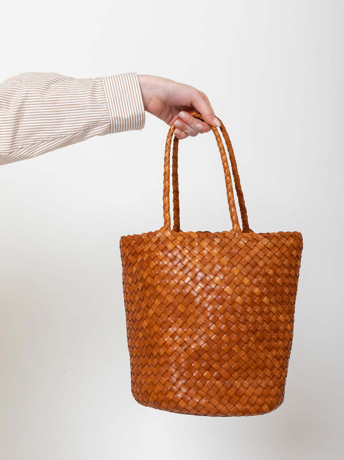 DRAGON DIFFUSION｜TOTEBAGS (Jacky Bucket (8056-TAN)) DRAGON DIFFUSION｜TOTEBAGS (Jacky Bucket (8056-TAN)) (Dragon