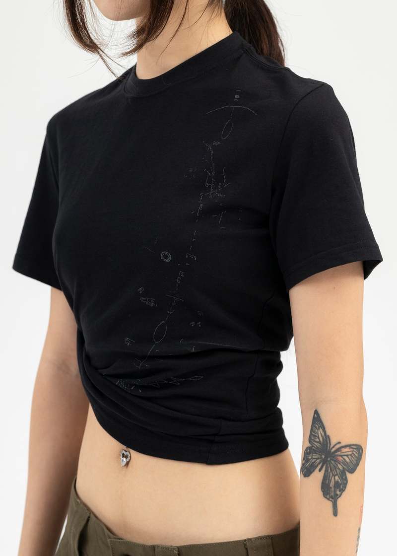 【関税込み】HYEIN SEO ホワイト ストラップ Tシャツ 3_a2445b35-47fb-4882-baea-