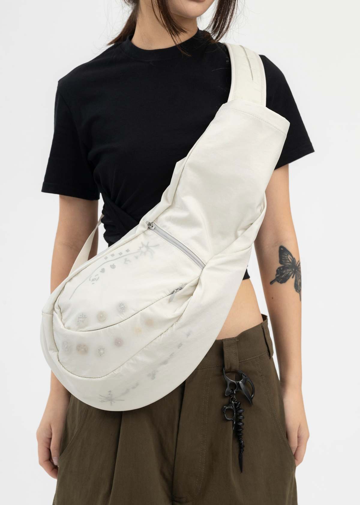 HYEIN SEO スリングバッグ Hyein Seo - SLING BAG W/ KEY RING | HBX - Globally Curated