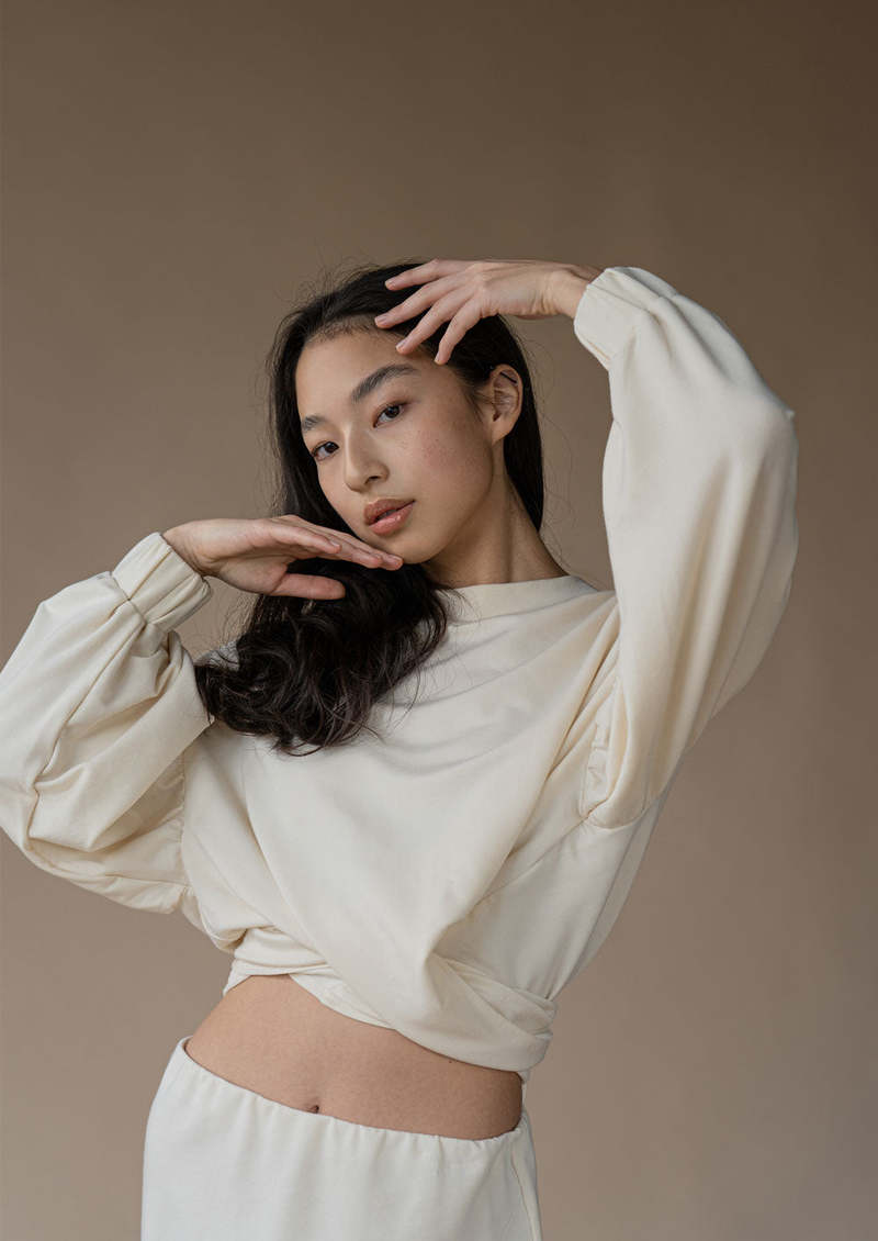 Vestige Story Dialogue Sweatshirt - Cream Vestige Story Dialogue Sweatshirt - Cream