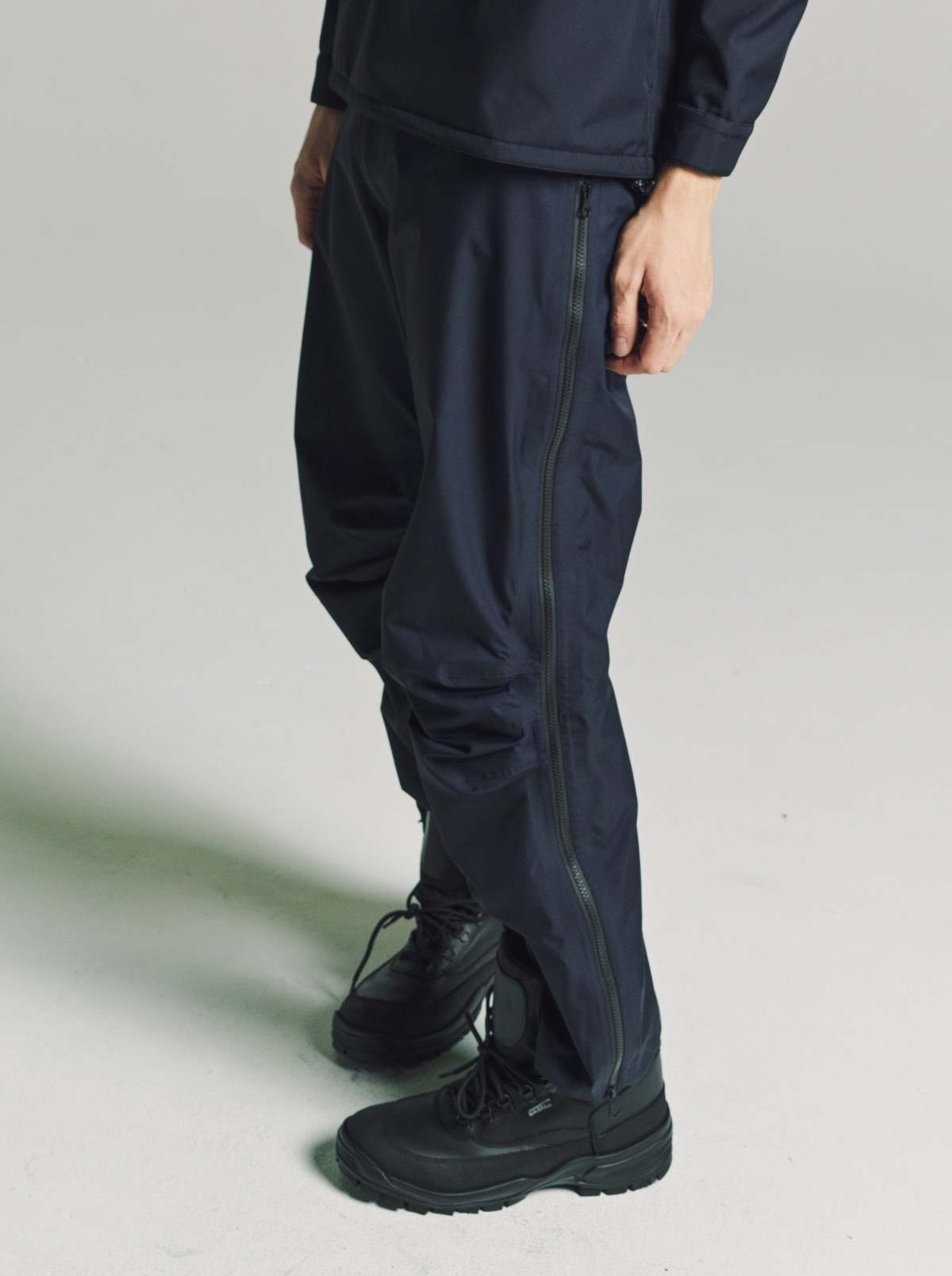 GR10k arc pants ネイビー 46 gore-tex イタリア製 GR10k arc pants ネイビー 46 gore-tex イタリア製