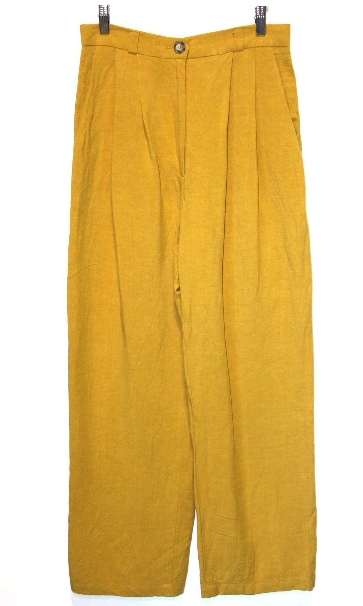 Birds of North America  Cinclodes Pant - Ochre - Image 1 of 5